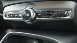 2025 (25) VOLVO XC40 2.0 B4P Plus Black Edition 5dr Auto *VAT QUALIFYING* 4951447