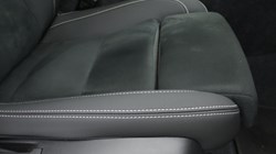 2025 (25) VOLVO XC40 2.0 B4P Plus Black Edition 5dr Auto *VAT QUALIFYING* 4951429