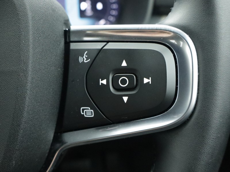 2025 (25) VOLVO XC40 2.0 B4P Plus Black Edition 5dr Auto *VAT QUALIFYING* 4951442