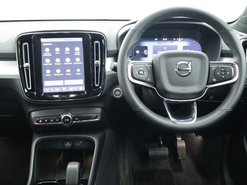 2025 (25) VOLVO XC40 2.0 B4P Plus Black Edition 5dr Auto *VAT QUALIFYING* 4951439