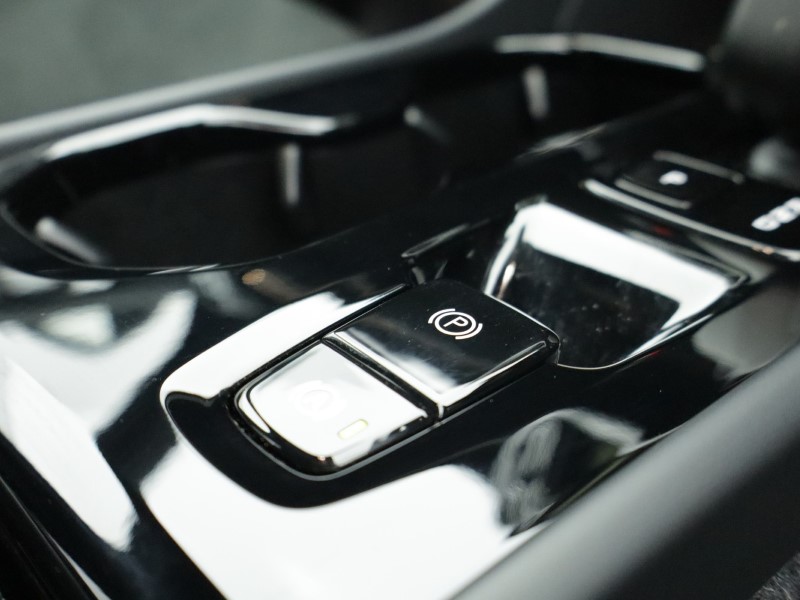 2025 (25) VOLVO XC40 2.0 B4P Plus Black Edition 5dr Auto *VAT QUALIFYING* 4951449