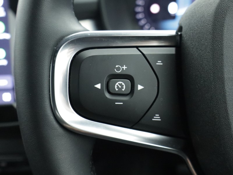 2025 (25) VOLVO XC40 2.0 B4P Plus Black Edition 5dr Auto *VAT QUALIFYING* 4951441