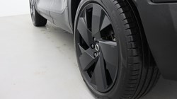 2025 (25) VOLVO XC40 2.0 B4P Plus Black Edition 5dr Auto *VAT QUALIFYING* 4951419