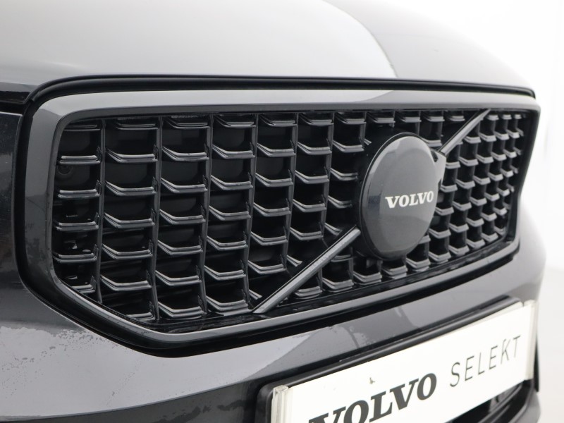 2025 (25) VOLVO XC40 2.0 B4P Plus Black Edition 5dr Auto *VAT QUALIFYING* 4951411