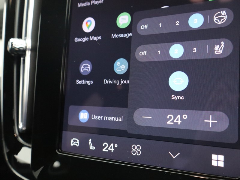 2025 (25) VOLVO XC40 2.0 B3P Ultra Black Edition 5dr Auto 4893809