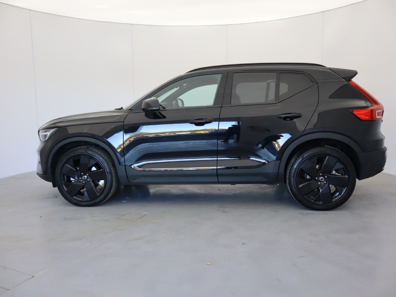 2025 (25) VOLVO XC40 2.0 B3P Ultra Black Edition 5dr Auto 4893771