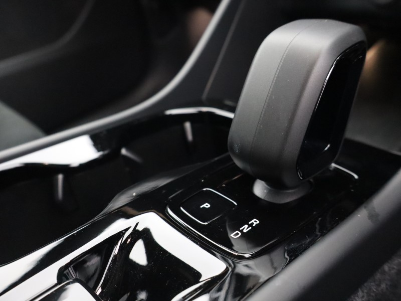 2025 (25) VOLVO XC40 2.0 B3P Ultra Black Edition 5dr Auto 4893811