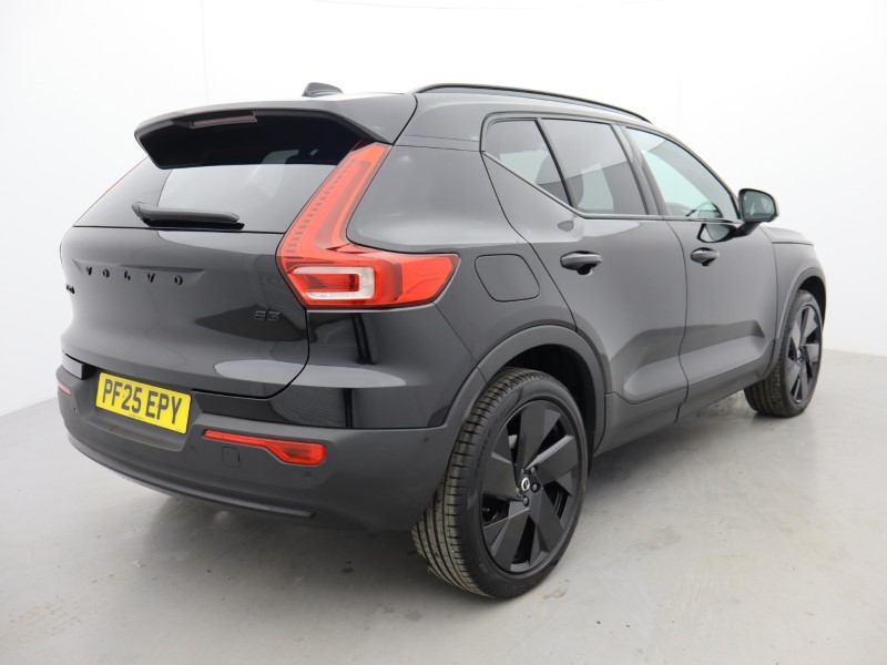 2025 (25) VOLVO XC40 2.0 B3P Ultra Black Edition 5dr Auto 4893759