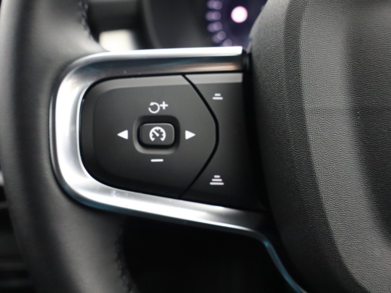 2025 (25) VOLVO XC40 2.0 B3P Ultra Black Edition 5dr Auto 4893798