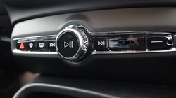 2025 (25) VOLVO XC40 2.0 B3P Ultra Black Edition 5dr Auto 4893810