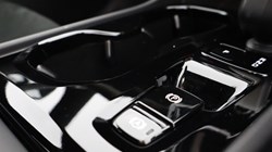 2025 (25) VOLVO XC40 2.0 B3P Ultra Black Edition 5dr Auto 4893812