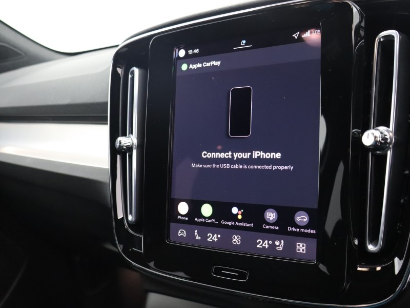 2025 (25) VOLVO XC40 2.0 B3P Ultra Black Edition 5dr Auto 4893807