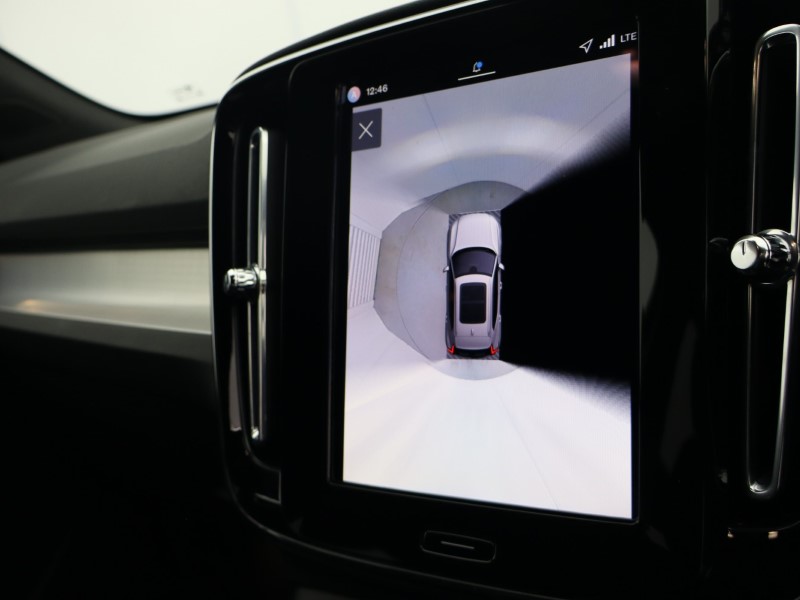 2025 (25) VOLVO XC40 2.0 B3P Ultra Black Edition 5dr Auto 4893804