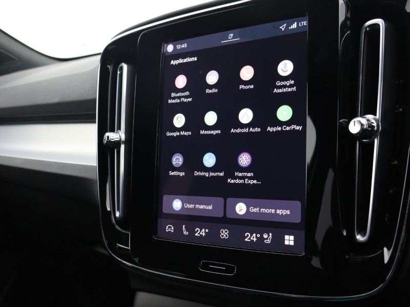 2025 (25) VOLVO XC40 2.0 B3P Ultra Black Edition 5dr Auto 4893801