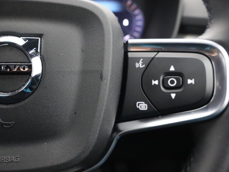 2025 (25) VOLVO XC40 2.0 B3P Ultra Black Edition 5dr Auto 4893799