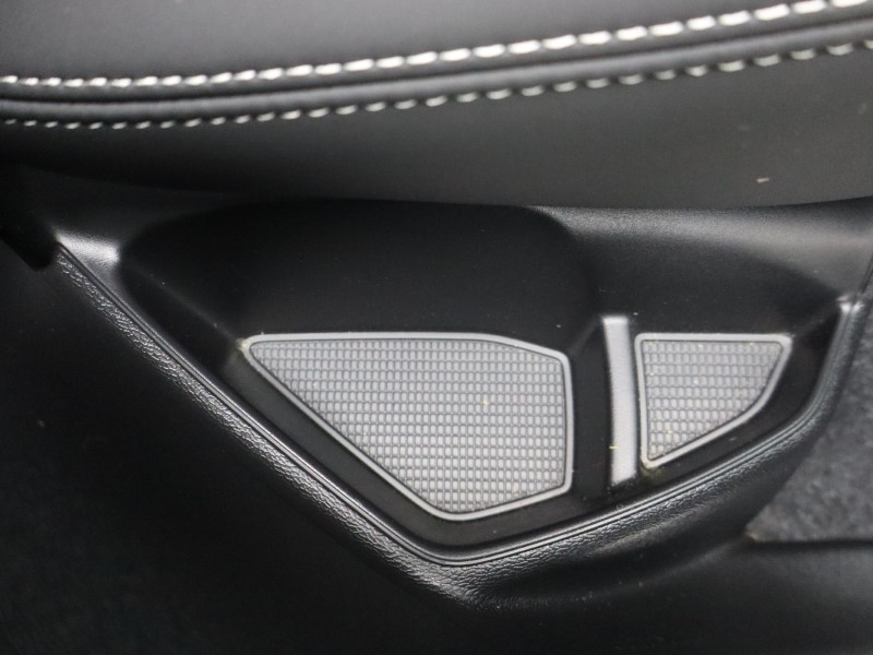 2025 (25) VOLVO XC40 2.0 B3P Ultra Black Edition 5dr Auto 4893793