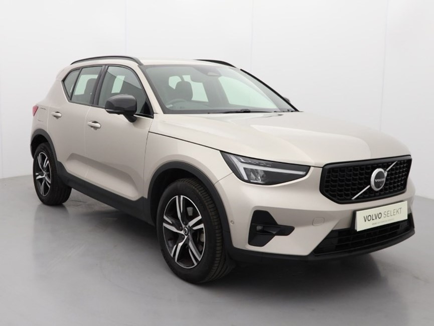 2023 (23) VOLVO XC40 2.0 B3P Plus Dark 5dr Auto