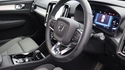 2022 (72) VOLVO XC40 2.0 B4P Plus Dark 5dr AWD Auto 4569457