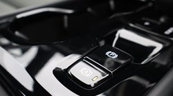 2022 (72) VOLVO XC40 2.0 B4P Plus Dark 5dr AWD Auto 4569479