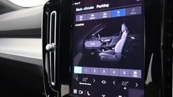 2022 (72) VOLVO XC40 2.0 B4P Plus Dark 5dr AWD Auto 4569475