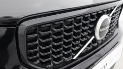 2022 (72) VOLVO XC40 2.0 B4P Plus Dark 5dr AWD Auto 4569482