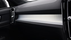 2022 (72) VOLVO XC40 2.0 B4P Plus Dark 5dr AWD Auto 4569480