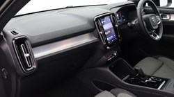 2022 (72) VOLVO XC40 2.0 B4P Plus Dark 5dr AWD Auto 4569459