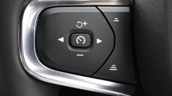 2022 (72) VOLVO XC40 2.0 B4P Plus Dark 5dr AWD Auto 4569467