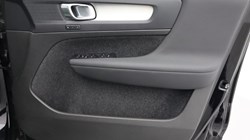 2022 (72) VOLVO XC40 2.0 B4P Plus Dark 5dr AWD Auto 4569449