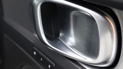 2022 (72) VOLVO XC40 2.0 B4P Plus Dark 5dr AWD Auto 4569451