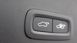 2022 (72) VOLVO XC40 2.0 B4P Plus Dark 5dr AWD Auto 4569490