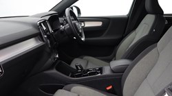 2022 (72) VOLVO XC40 2.0 B4P Plus Dark 5dr AWD Auto 4569445