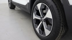 2024 (74) VOLVO XC40 2.0 B4P Plus Dark 5dr Auto *VAT QUALIFYING* 4526428