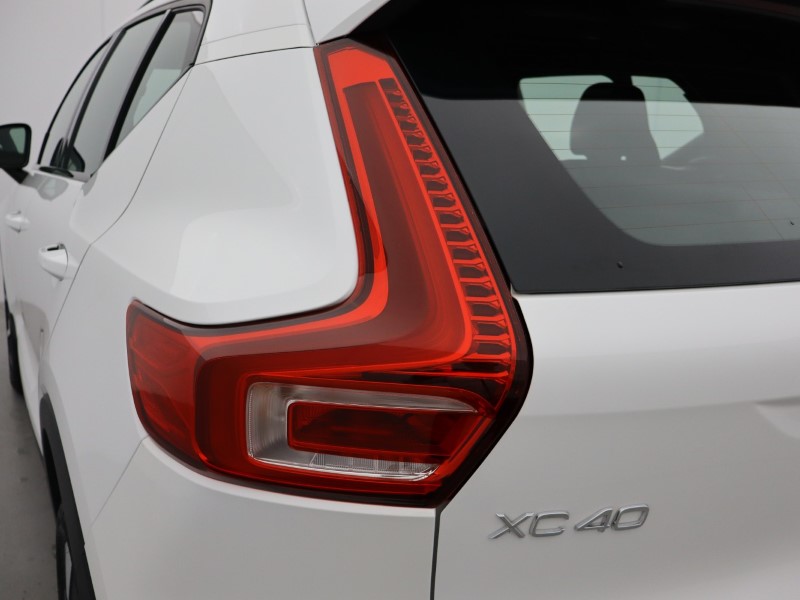 2024 (74) VOLVO XC40 2.0 B4P Plus Dark 5dr Auto *VAT QUALIFYING* 4526420