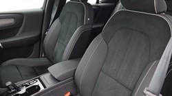 2024 (74) VOLVO XC40 2.0 B4P Plus Dark 5dr Auto *VAT QUALIFYING* 4526394