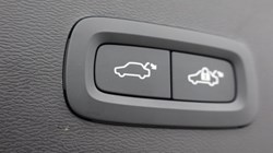 2024 (74) VOLVO XC40 2.0 B4P Plus Dark 5dr Auto *VAT QUALIFYING* 4526425