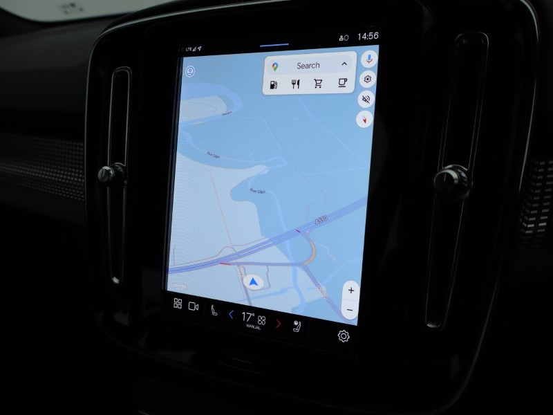 2024 (74) VOLVO XC40 2.0 B4P Plus Dark 5dr Auto *VAT QUALIFYING* 4526408