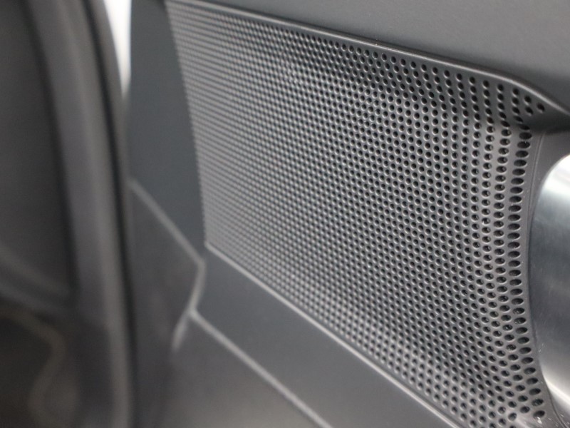 2024 (74) VOLVO XC40 2.0 B4P Plus Dark 5dr Auto *VAT QUALIFYING* 4526385