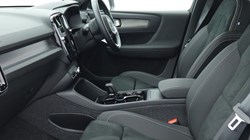 2024 (74) VOLVO XC40 2.0 B4P Plus Dark 5dr Auto *VAT QUALIFYING* 4526380