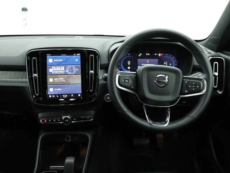 2024 (74) VOLVO XC40 2.0 B4P Plus Dark 5dr Auto *VAT QUALIFYING* 4526402