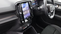 2024 (74) VOLVO XC40 2.0 B4P Plus Dark 5dr Auto *VAT QUALIFYING* 4526396