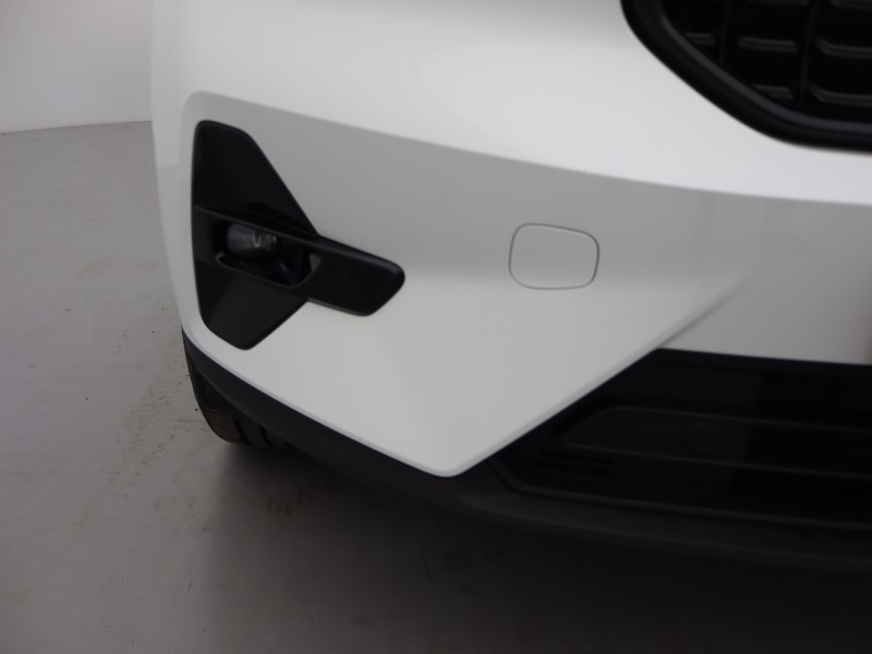 2024 (74) VOLVO XC40 2.0 B4P Plus Dark 5dr Auto *VAT QUALIFYING* 4526417