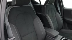 2024 (74) VOLVO XC40 2.0 B4P Plus Dark 5dr Auto *VAT QUALIFYING* 4526393