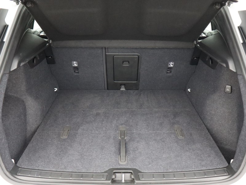 2024 (74) VOLVO XC40 2.0 B4P Plus Dark 5dr Auto *VAT QUALIFYING* 4526424