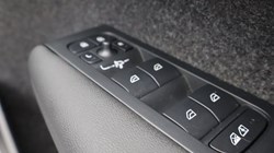 2024 (74) VOLVO XC40 2.0 B4P Plus Dark 5dr Auto *VAT QUALIFYING* 4526387