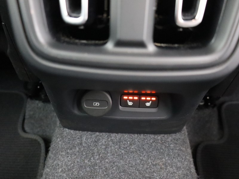 2024 (74) VOLVO XC40 2.0 B4P Plus Dark 5dr Auto *VAT QUALIFYING* 4526401