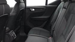 2024 (74) VOLVO XC40 2.0 B4P Plus Dark 5dr Auto *VAT QUALIFYING* 4526381