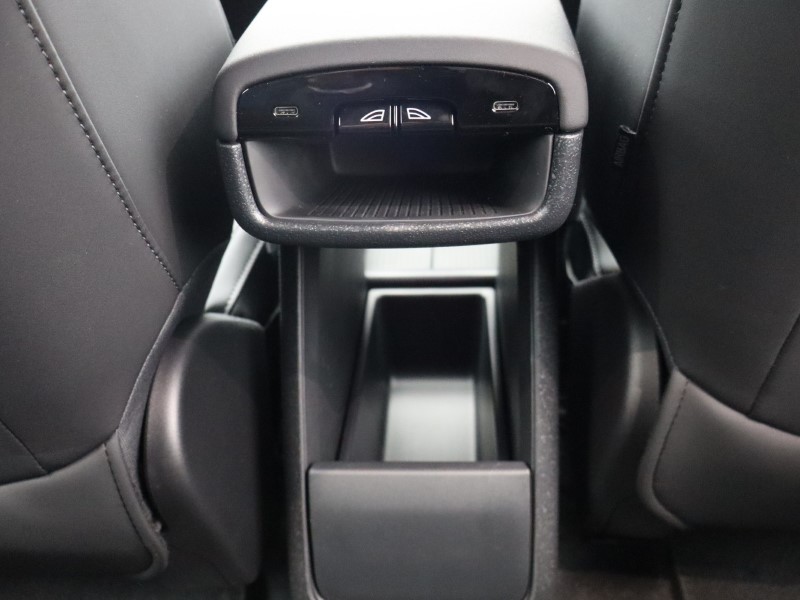 2025 (75) VOLVO EX30 200kW SM Extended Range Plus 69kWh 5dr Auto*VAT QUALIFYING* 4670097