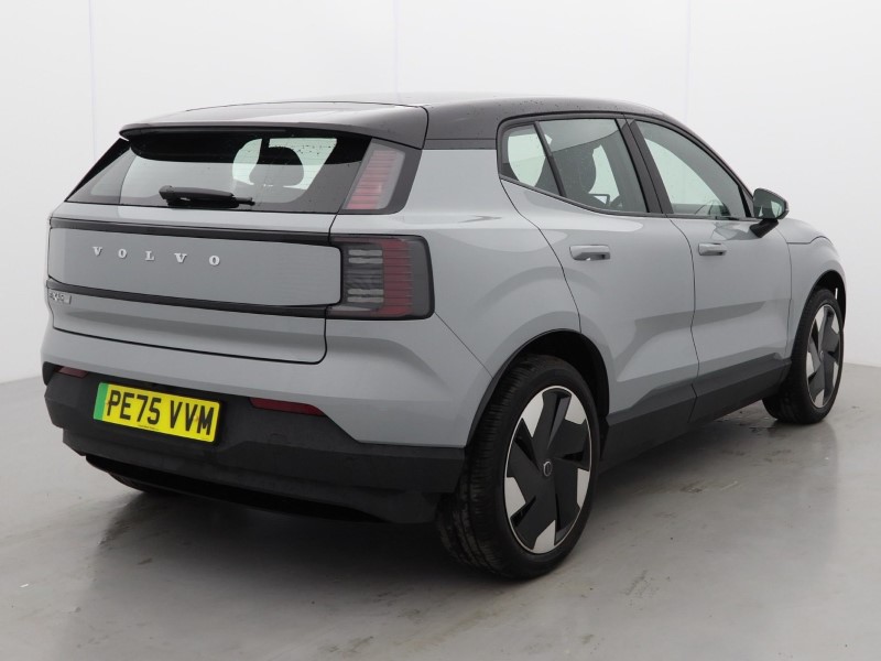 2025 (75) VOLVO EX30 200kW SM Extended Range Plus 69kWh 5dr Auto*VAT QUALIFYING* 4670078