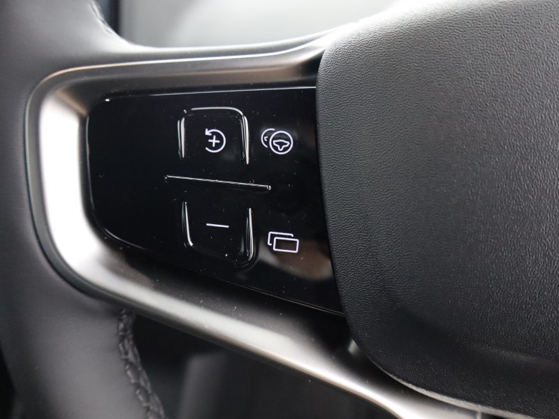 2025 (75) VOLVO EX30 200kW SM Extended Range Plus 69kWh 5dr Auto*VAT QUALIFYING* 4670100